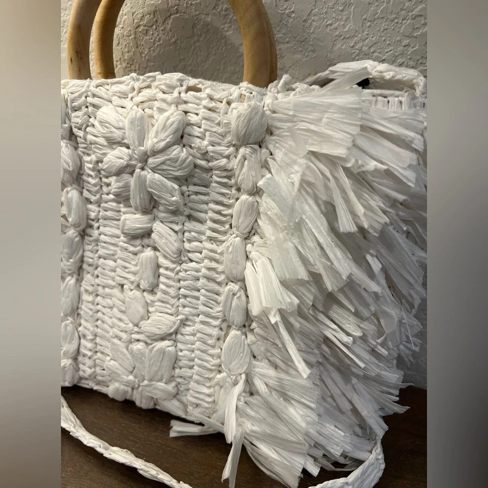 NWT Cleobella Raffia straw purse White Woven Handbag with Wooden Handles - Picture 3 of 13
